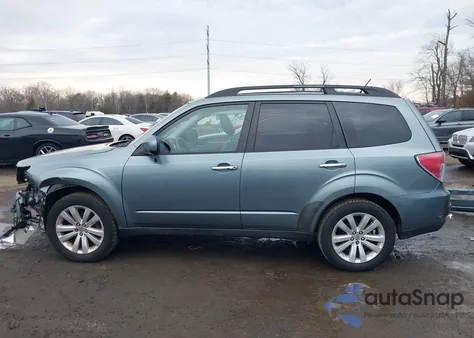 2011 Subaru Forester 2.5X Premium z USA, uszkodzony, nr VIN JF2SHADC9BG742162